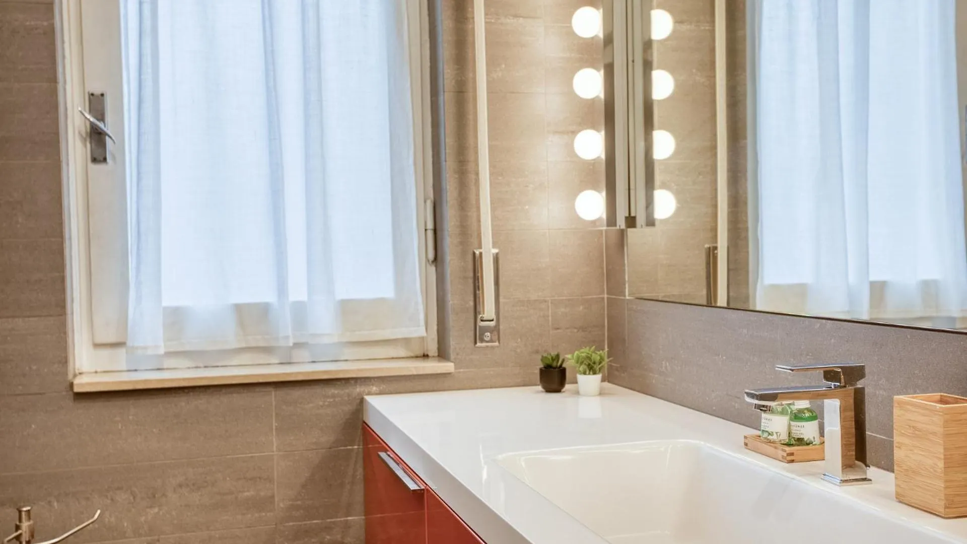 Lägenhet Easylife - Comfort Esclusivo In Porta Romana Milano